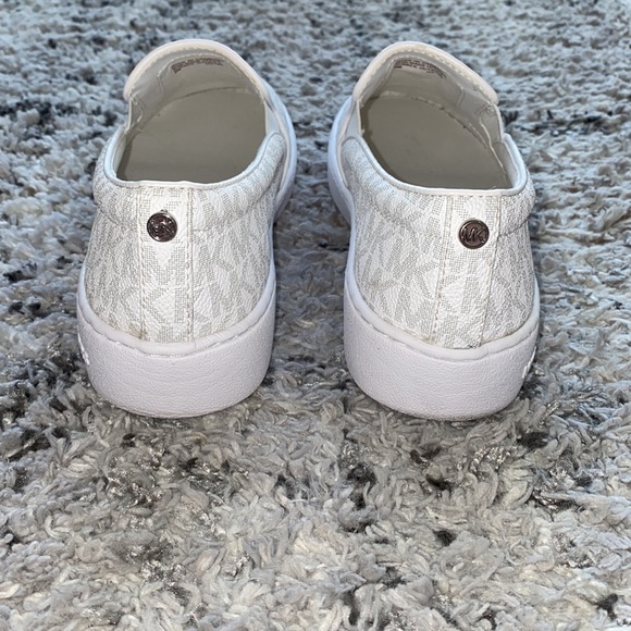 MK Shoes - Picture 3 of 5